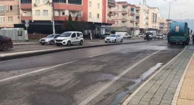 Karşıdan karşıya geçerken Midibüs çarptı