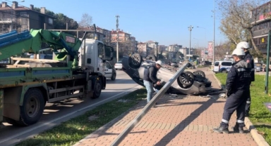 Kontrolden çıkan araç takla attı