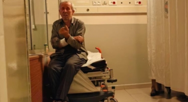Köpeği kolunu parçaladı