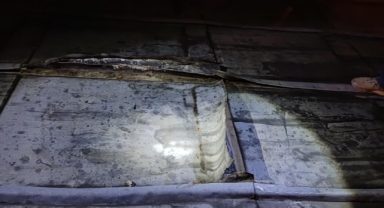 Kurşun levhaları çalmak isterken yakalandı