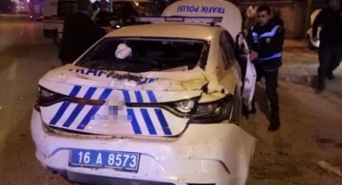 Polis aracı dahil 3 araç zincirleme kazaya karıştı