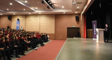 Sağlıkçılardan okullarda AIDS hakkında bilgilendirme