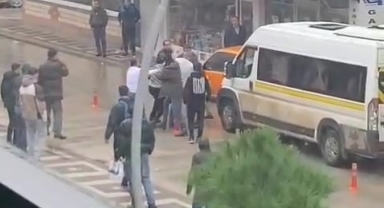 Sokak ortasında kavga kamerada