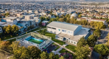 Yıldırım’da yenilenen spor kompleksi hizmete açıldı
