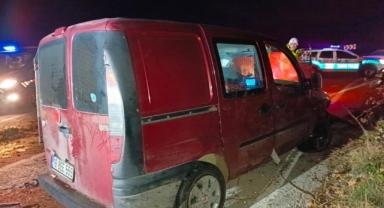 Alkollü sürücü şarampole uçtu: 3 yaralı