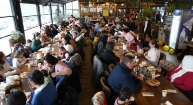 Bursa'da özel çocuklarla özel kutlama