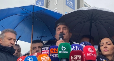 CHP Bursa İl Başkanı Yeşiltaş'tan BUSKİ önünde basın açıklaması