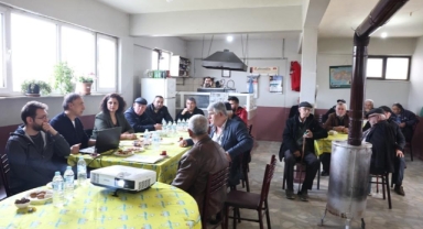 Çiftçilere toprak, bitki ve su analizleri anlatıldı