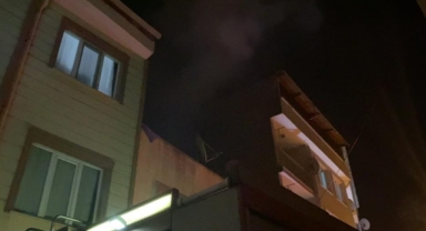 İnegöl'de apartmanın çatısı yandı