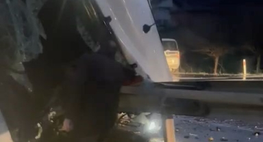 Kontrolden çıkan tır yan yattı: 1 yaralı