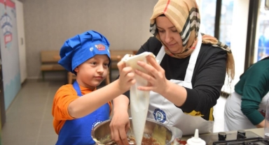 Minik aşçılar iş başında