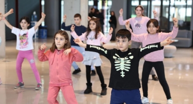 Nilüferli öğrencilerin tatili dolu dolu geçiyor