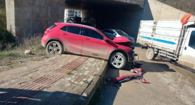 Otobüs ile otomobil kafa kafaya çarpıştı: 1 yaralı