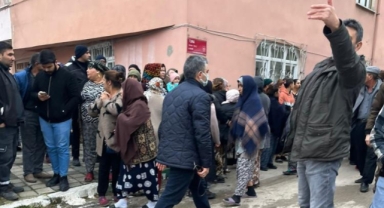 Tartıştığı eşinin boğazını kesti