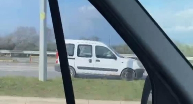 Ters şeritten giden araç faciaya davetiye çıkardı