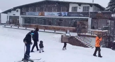 Uludağ'da beklenen kar yağışı başladı