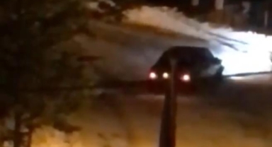 Uludağ'da Tofaş otomobil ile durmadan drift attı