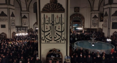 Yılın ilk sabah namazında binler Ulucami'ye akın etti