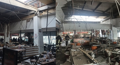 Afyon'da Köfteci Yusuf'un tavanı çöktü