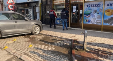 Aracıyla gelip dükkanı ateş eden saldırgan tutuklandı