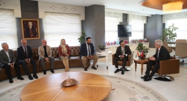Başkan Erdem Hindistan Başkonsolosu’nu ağırladı