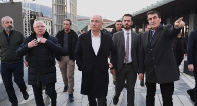 Efkan Ala’dan Osmangazi Meydanı’na tam not