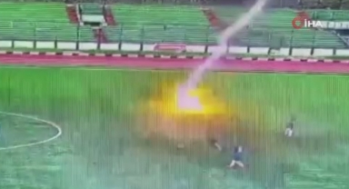 Endonezya'da Futbolcunun feci ölümü!