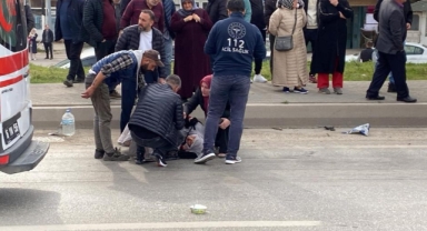 İnegöl'de otomobil motosiklete çarptı: 3 yaralı