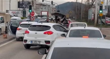 Kadınlı erkekli yol verme kavgası