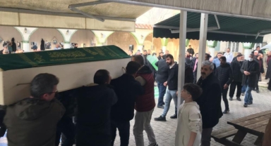 Katledilen aile gözyaşlarıyla toprağa verildi
