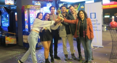 Mimarlar yeteneklerini bowling'de gösterdi