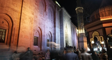 Miraç Kandili'nde Ulu Camii doldu taştı