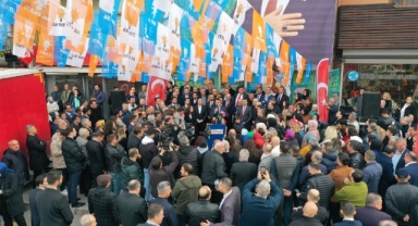 Mustafa Dündar sevgisi caddeye sığmadı