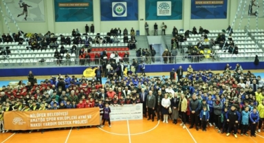 Nilüfer Belediyesi amatör sporcuların yanında