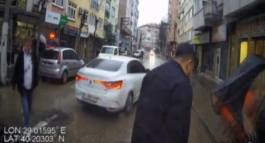 Yağmurda kayan motosiklet faciaya neden oluyordu