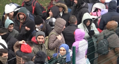 Yarıyıl tatilinin son gününde teleferikte kuyruk oluştu
