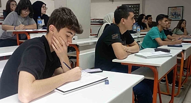 1 Nisan Pazartesi günü okullar tatil edildi