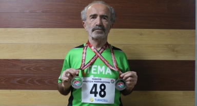 78 yaşında 2 madalyanın sahibi oldu