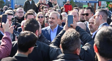 Bakan Fidan Mudanya sahilde yürümekte zorlandı