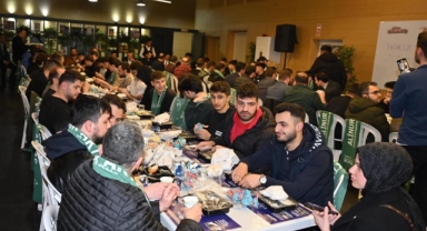 Başkan Aktaş, sahuru gençlerle kütüphanede yaptı