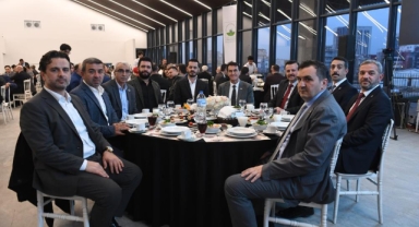 Başkan Dündar’ın MHP teşkilatıyla iftar yemeğinde buluştu