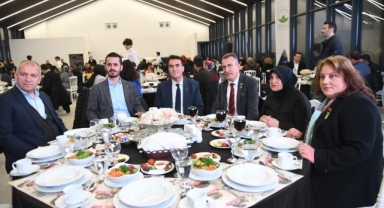 Başkan Dündar, şehit aileleri onuruna iftar verdi