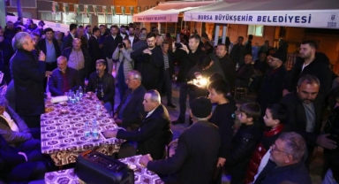 Bozbey’den Dürdane çocuklarına halı saha sözü