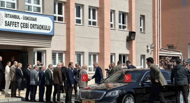 Cumhurbaşkanı Erdoğan, oyunu Üsküdar’da kullandı