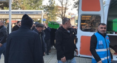 Depremde 2. kattan atlayan genç toprağa verildi
