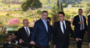 Dışişleri Bakanı Hakan Fidan Panorama 1326'yı gezdi