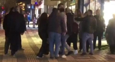 İnegöl'de genç kızların kavgası kamerada