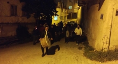 Köy gençlerinden eğlenceli sahur