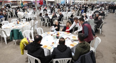 Nilüfer’de ilk iftar sofrası İhsaniye’de kuruldu