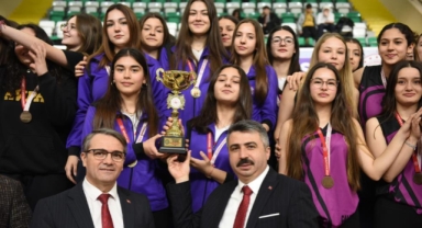 Okul sporları ilçe şenliklerinde görkemli final
